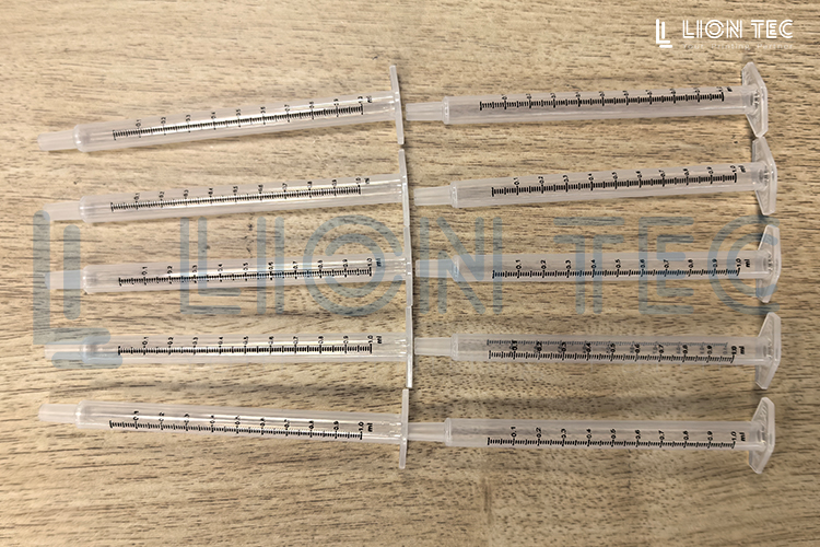 UV噴碼機(jī)在醫(yī)療行業(yè)針筒上噴印精細(xì)刻度線